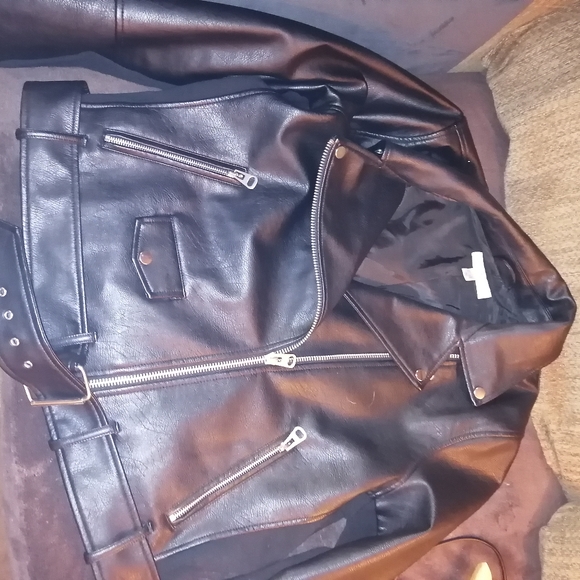 Faux leather jacket - Picture 3 of 4